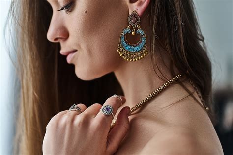 7 Jewelry Trends for the Fall/Winter Season | Fashion Gone Rogue