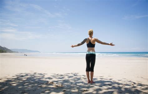 7 posturas de yoga para personas que no son flexibles ...