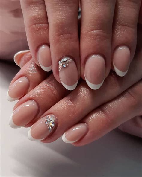 70+ French Manicure Ideas and Inspiration 2020   Flymeso Blog