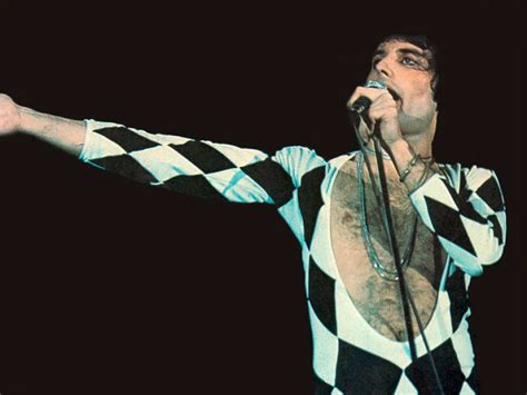 8 canciones inolvidables de Freddie Mercury | ActitudFem