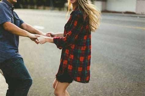 9 Formas de demostrar el amor entre parejas con las manos