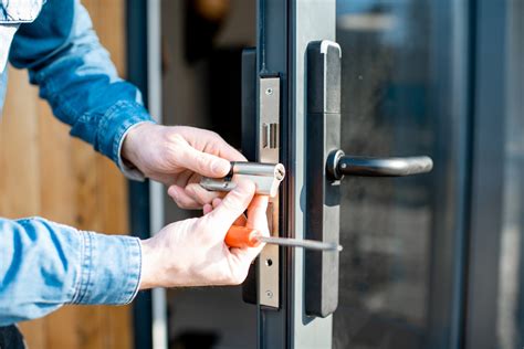 9 Tips for Finding a Trustworthy and Reliable Locksmith