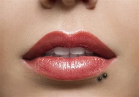 90 Double Lip Piercings for an Original and Appealing Look