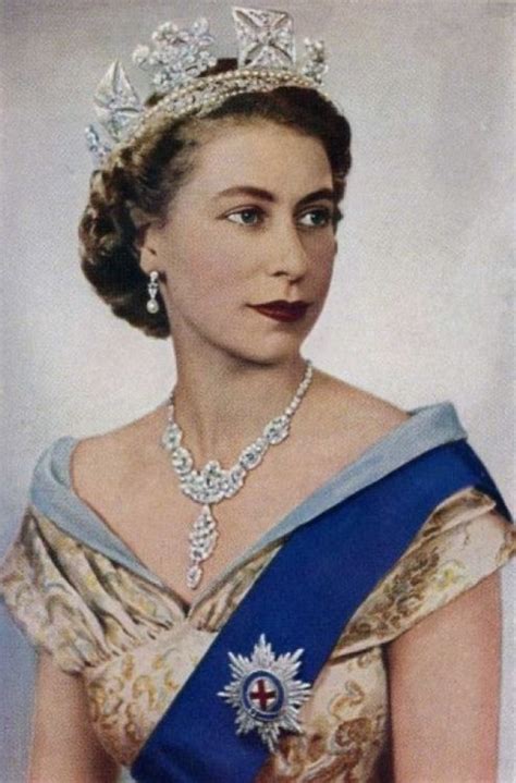 92 best crown/tiara images on Pinterest | Queen elizabeth ...