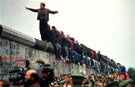 #9Nov | Se cumplen 29 años de la caída del Muro de Berlín ...