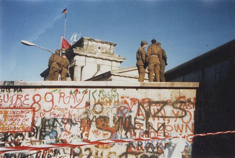 A 28 años de la caída del Muro de Berlín, continúa la ...