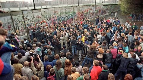 A 31 años de la caída del muro de Berlín: los mitos que ...