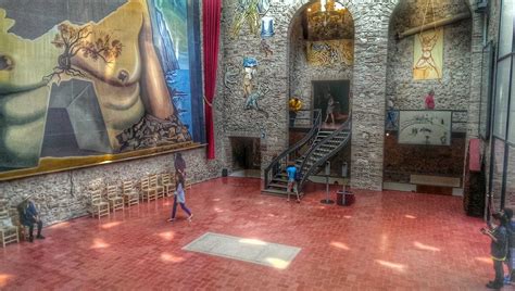 A Guide to the Dali Museum in Figueres | Wanderarti