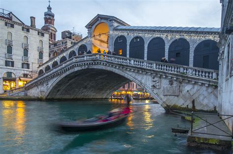 A Guide to Venice s Historic Rialto Bridge