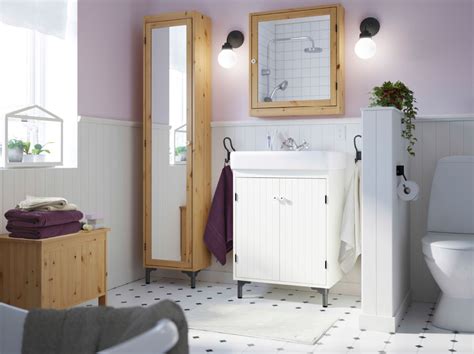 A rustic bathroom with SILVERÅN series in solid pine and ...