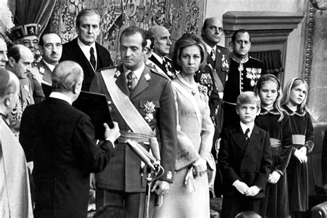 Abicación Rey Juan Carlos: Momento histórico de la coronación