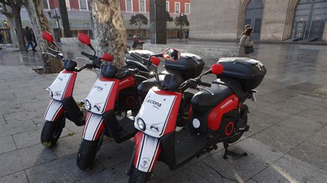 Acciona despliega 400 motos compartidas en Zaragoza