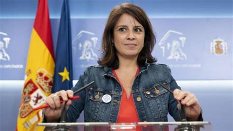 Adriana Lastra acusa al PP de ser la «derechita cobarde» que «baila ...