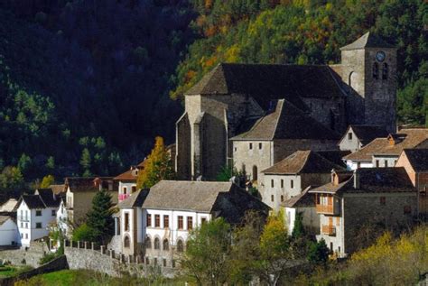 Aínsa, Ansó y Alquezar, tres  pueblos bonitos  de Huesca. – A Baja Cota