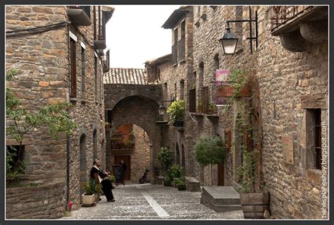 Aínsa, Huesca | Pueblos de españa, Pirineos, Medieval