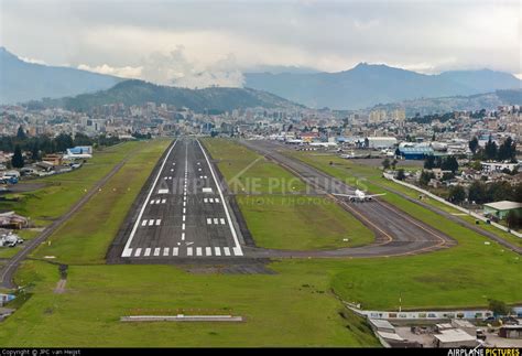 Airport Overview   Airport Overview   Runway, Taxiway at ...