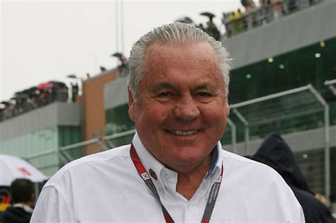 Alan Jones, el piloto comisario para el Gran Premio de España ...