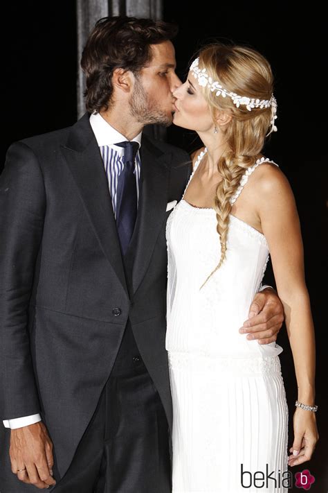 Alba Carrillo y Feliciano López se besan en su boda   Boda de Alba ...