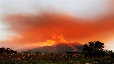 Alerta roja por la erupción del volcán de Fuego Guatemala ...