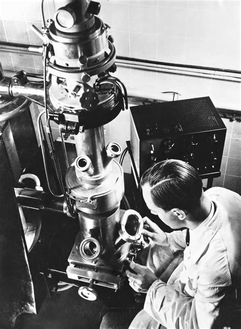 Alma de herrero: El primer microscopio electrónico