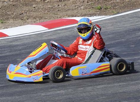 Alonso inaugura en Oviedo el circuito de karts que llevará ...