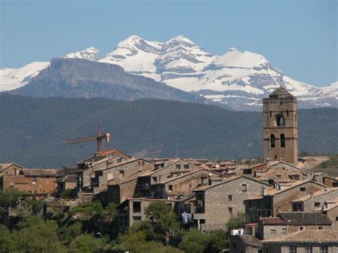 Alquézar, Aínsa y Ansó, entre  Los pueblos más bonitos de España