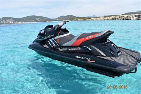 Alquiler moto de agua Yamaha Fx sho   Top Barcos