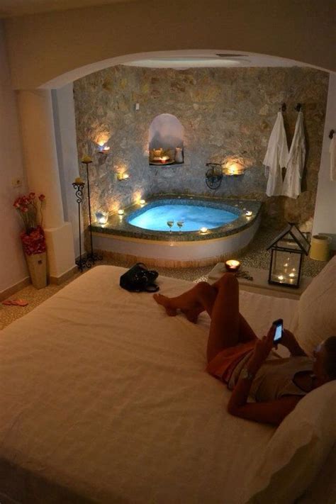 amazing master bedroom with jacuzzi ideas  4  | Romantic ...