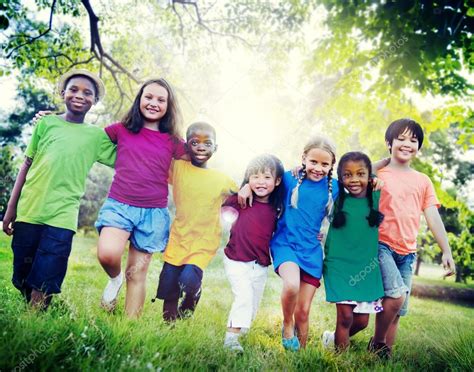 Amistad y unión de los niños — Fotos de Stock  Rawpixel ...