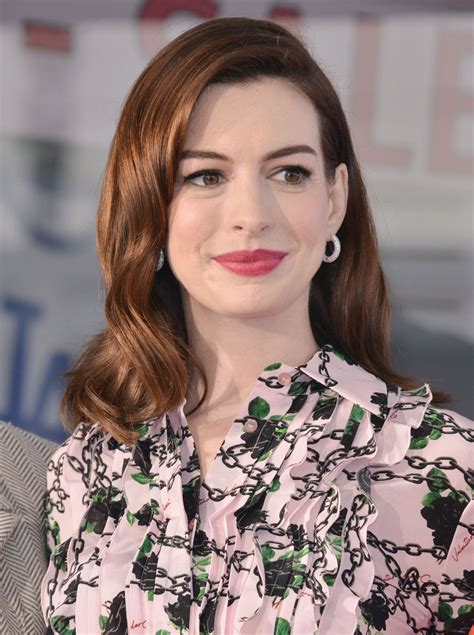 ANNE HATHAWAY Honored with a Star on the Hollywood Walk of ...