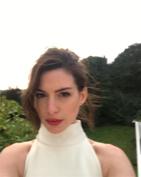 Anne Hathaway posts rare, filter free photo on Instagram