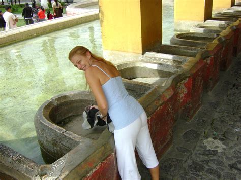 Antigua Guatemala Pilas públicas para lavar la ropa ...