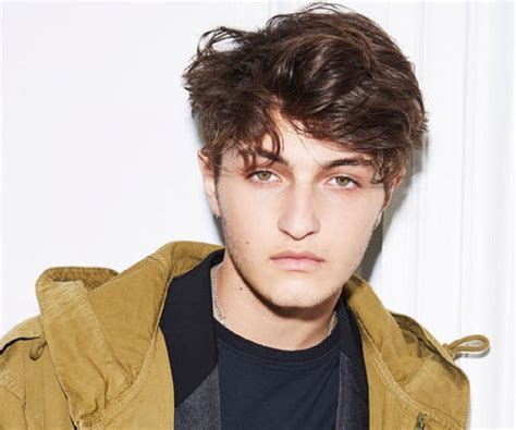 Anwar Hadid Biography   Facts, Childhood, Family of ...