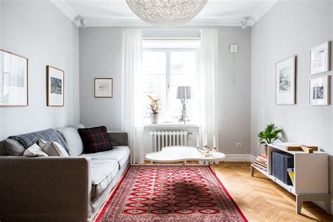 Apartamentos nórdicos: paredes grises y mucho espacio de guardado