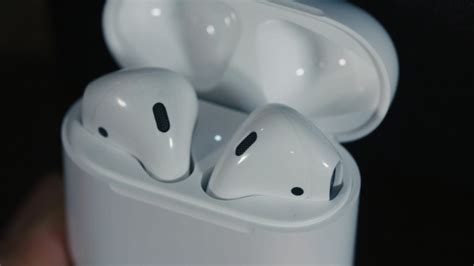 Apple AirPods review: Do they actually stay in your ears?