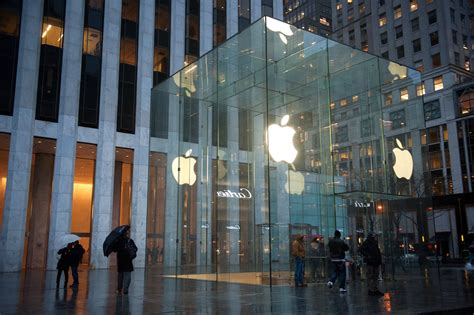 Apple will rebuild iconic glass cube store on 5th Avenue ...