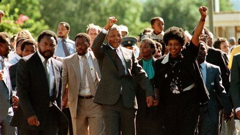 Archive: Nelson Mandela released from prison   BBC News