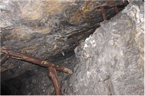 Archivo Historico Minero | Interior de la mina de antracita Ramoncita ...