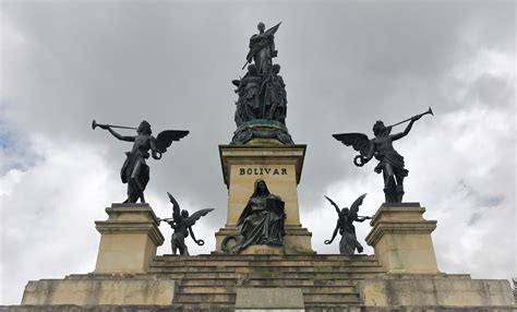Archivo:Monumento a Simón Bolívar, Puente de Boyacá..jpg ...