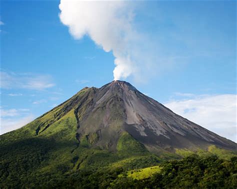 Arenal Volcano Facts   Arenal Volcano History