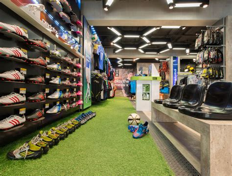 » Ari Football flagship store by Whitespace, Bangkok