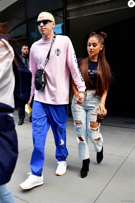 Ariana Grande et son fiancé Pete Davidson à New York, le 11 juillet ...