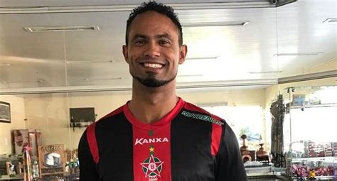 Arquero brasileño Bruno fue volverá al fútbol tras salir de prisión por ...