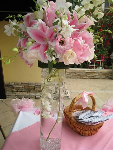 Arreglos florales para bodas elegantes y modernas