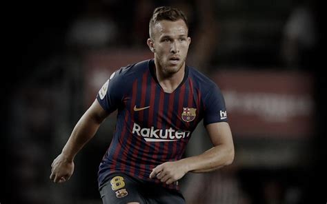 Arthur | Player page for the Midfielder | FC Barcelona ...