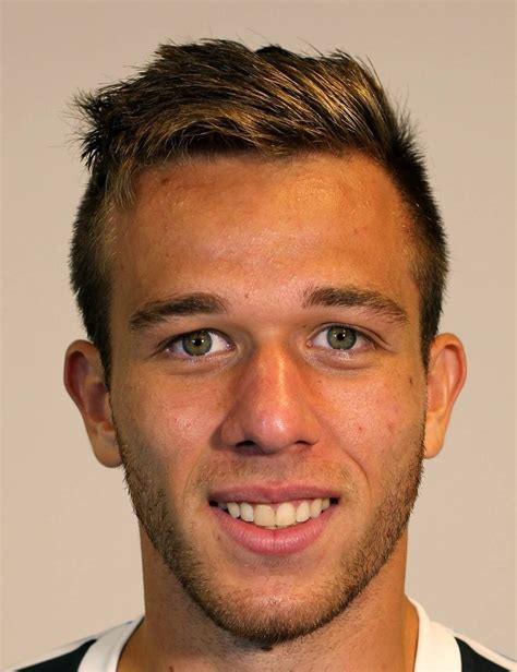 Arthur   Player profile 19/20 | Transfermarkt