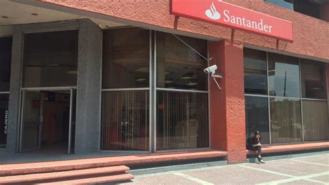 Asaltan sucursal de Santander en Plaza Galerías