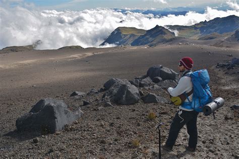 Ascenso al volcán Nevado del Ruiz en los Andes