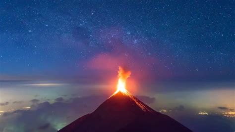 Ascenso nocturno al volcán de Fuego por K ashem | Mayo ...