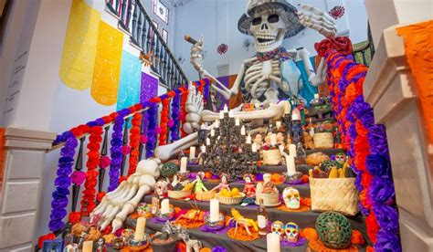 Así es el impresionante altar del Día de los Muertos en la ...